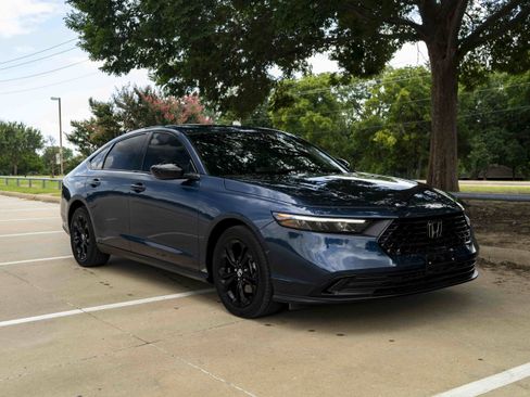 Used 2025 Honda Accord SE image 2