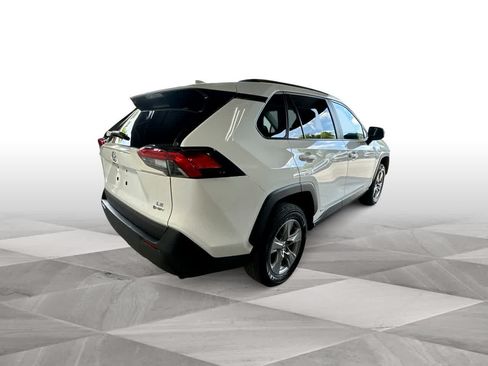 Used 2025 Toyota RAV4 LE AWD/4WD image 8