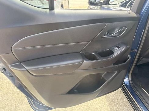 Used 2023 Chevrolet Traverse LT image 20