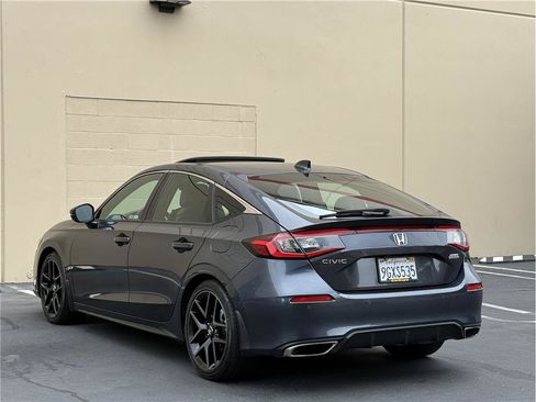 Used 2023 Honda Civic Sport Touring image 4