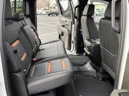 Used 2025 GMC Sierra 1500 AT4 w/ AT4 Premium Package image 21