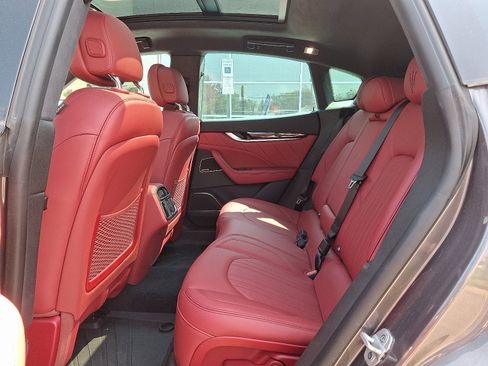 Used 2022 Maserati Levante Modena image 9