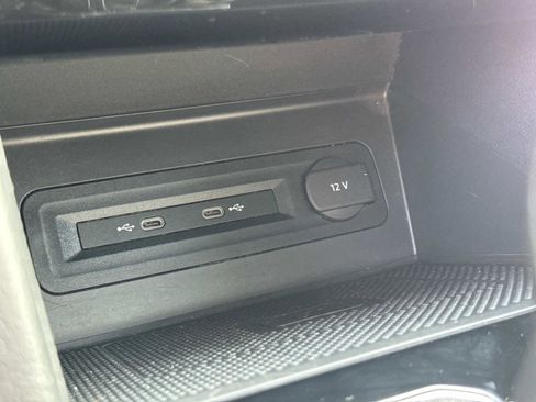 Certified 2022 Volkswagen Atlas SEL Premium image 27