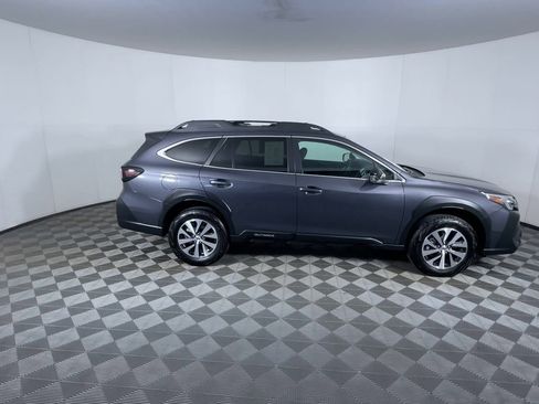 Used 2024 Subaru Outback Premium image 9