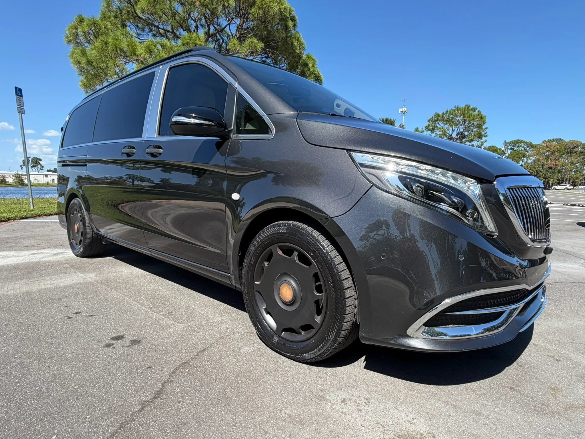 Used 2021 Mercedes-Benz Metris Passenger w/ Premium Safety Package image 8