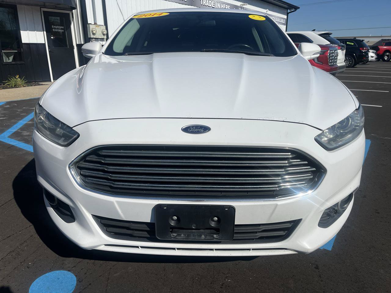 Used 2014 Ford Fusion SE w/ Equipment Group 201A FWD image 2