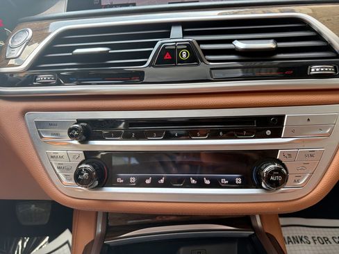 Used 2019 BMW 750i w/ Executive Package RWD image 17