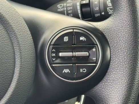 Used 2023 Kia Soul LX w/ Option Group 015 FWD image 23