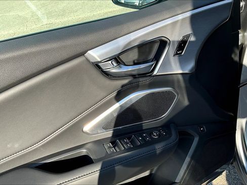 Used 2024 Acura RDX SH-AWD image 18