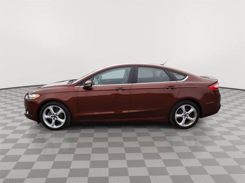 Used 2016 Ford Fusion SE image 8