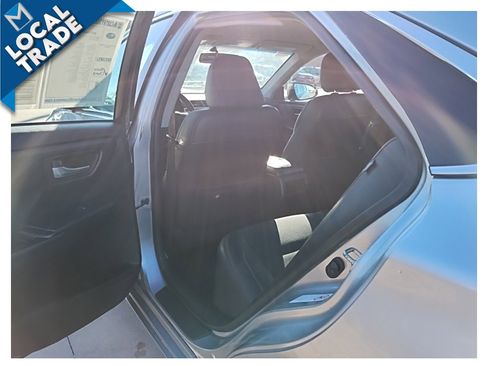 Used 2017 Toyota Camry SE image 38