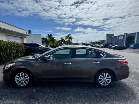 Used 2013 Nissan Altima 2.5 S FWD image 3