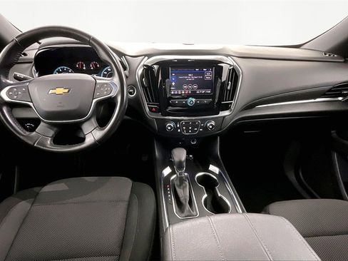 Used 2022 Chevrolet Traverse LT image 7