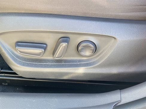 Used 2020 Toyota Camry LE image 23