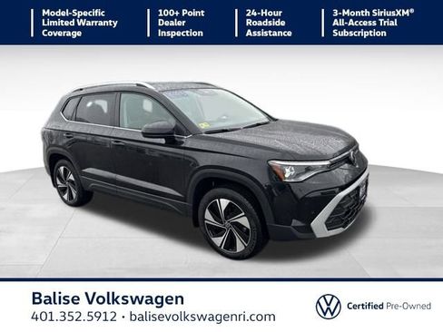 Certified 2025 Volkswagen Taos SE image 1