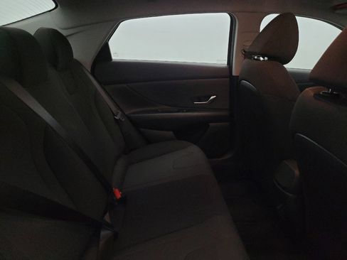 Used 2024 Hyundai Elantra SE image 19