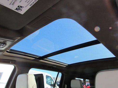 New 2026 GMC Yukon XL Denali w/ Denali Reserve Package image 30