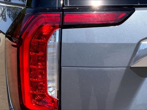 Used 2022 GMC Yukon XL Denali AWD/4WD image 29