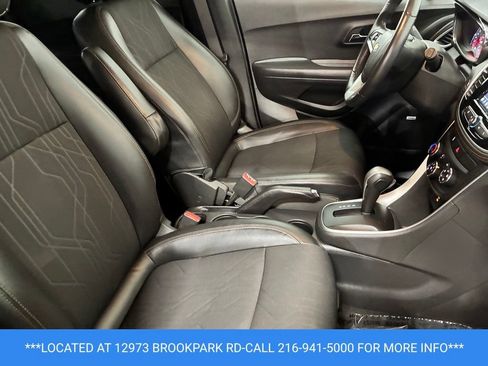 Used 2020 Chevrolet Trax LT w/ Sun & Sound Package AWD/4WD image 21