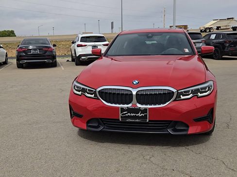 Used 2019 BMW 330i Sedan w/ Premium Package image 3