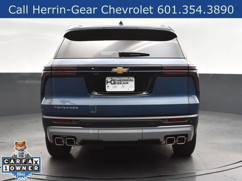 Used 2025 Chevrolet Traverse LT FWD image 5
