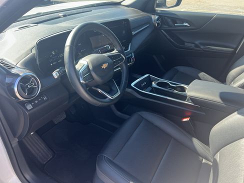 Used 2025 Chevrolet Equinox LT w/ Convenience Package II AWD/4WD image 9
