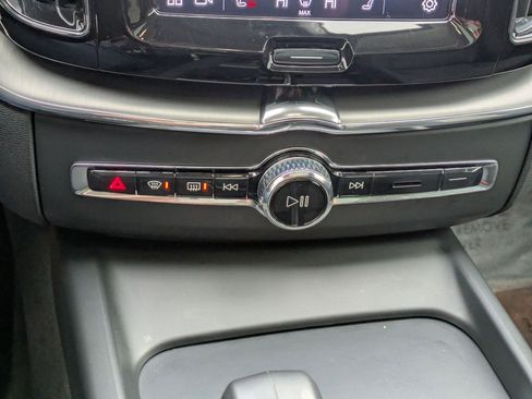 Certified 2024 Volvo XC60 B5 Core w/ Protection Package Premier image 23