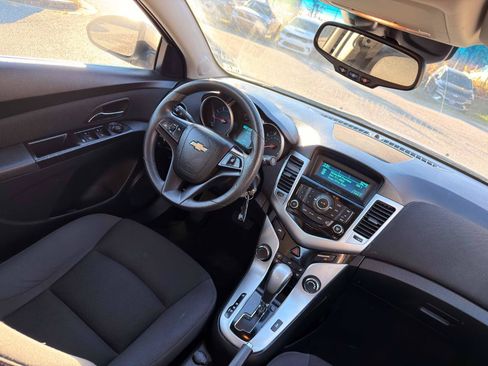Used 2016 Chevrolet Cruze LT FWD image 14