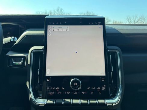 Used 2025 GMC Yukon XL Denali w/ Sun & Power Step Package image 5