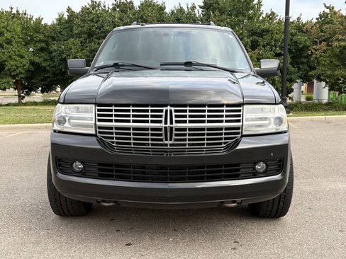 Used 2010 Lincoln Navigator 4WD image 4