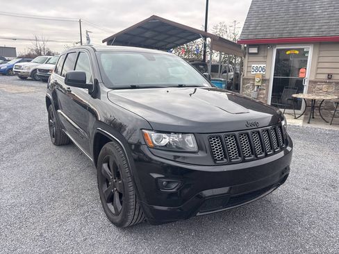 Used 2015 Jeep Grand Cherokee Altitude AWD/4WD image 3