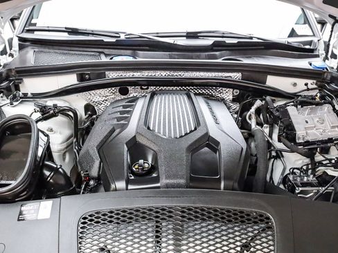 Used 2025 Porsche Macan Turbo image 30