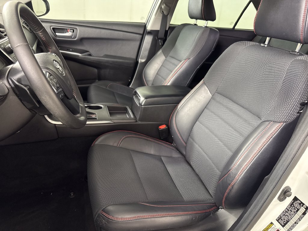 Used 2017 Toyota Camry SE FWD image 11