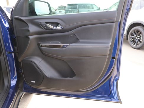 Used 2023 GMC Acadia AT4 w/ Preferred Package image 10