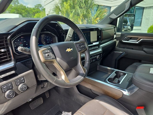 Used 2024 Chevrolet Silverado 2500 High Country w/ High Country Premium Package AWD/4WD image 10