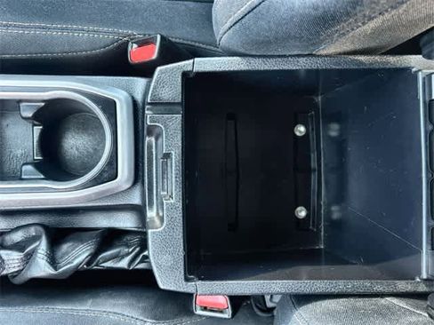 Used 2021 Toyota Tacoma SR5 w/ Trail Edition image 27