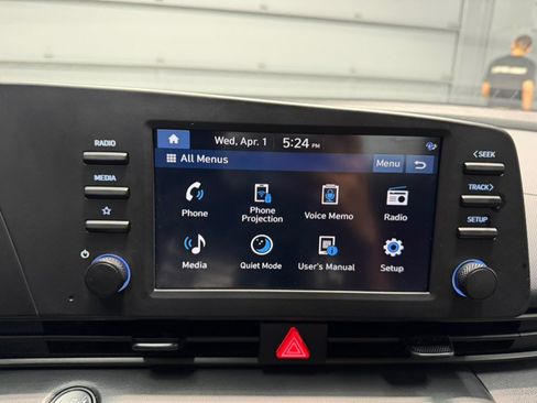 Used 2025 Hyundai Elantra Sport FWD image 17