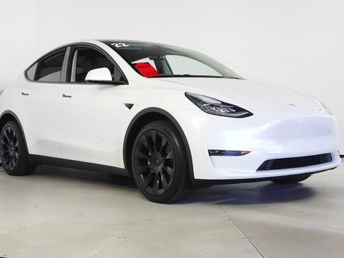 Used 2022 Tesla Model Y Long Range AWD/4WD image 4