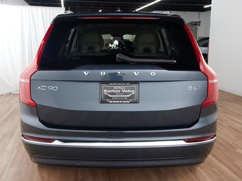 Certified 2023 Volvo XC90 B6 Plus AWD/4WD image 4