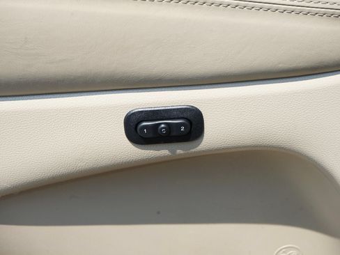 Used 2014 Jeep Grand Cherokee Overland AWD/4WD image 15