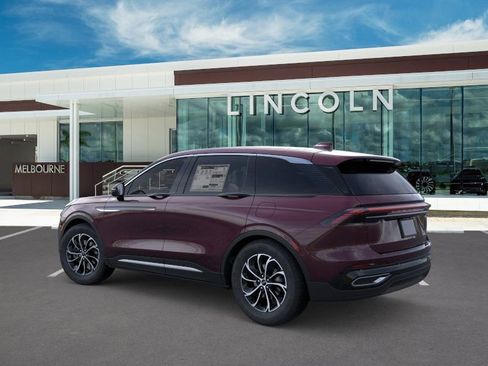 New 2025 Lincoln Nautilus Premier image 4