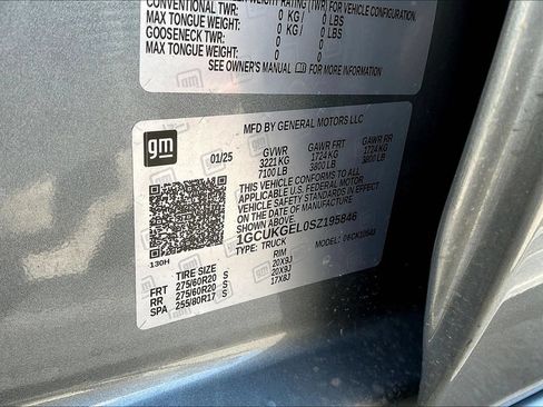 Used 2025 Chevrolet Silverado 1500 LTZ AWD/4WD image 32
