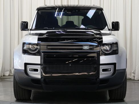 Used 2020 Land Rover Defender 110 First Edition image 4