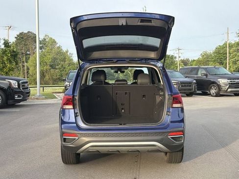 Used 2023 Volkswagen Taos SE AWD/4WD image 14