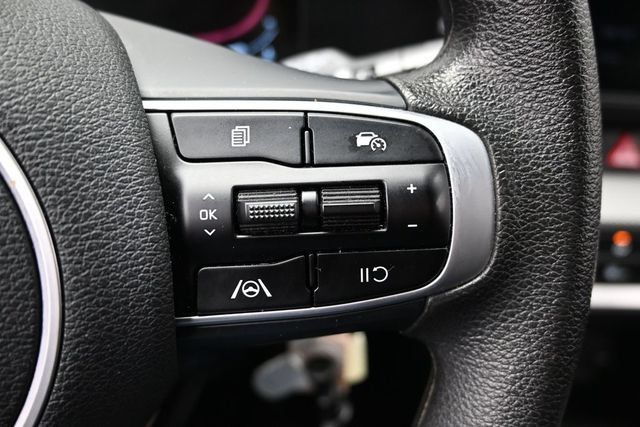 Used 2025 Kia Sportage LX AWD/4WD image 26