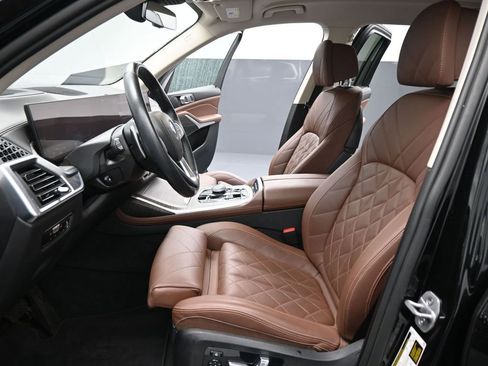 Used 2023 BMW X7 xDrive40i w/ Parking Assistance Package image 10