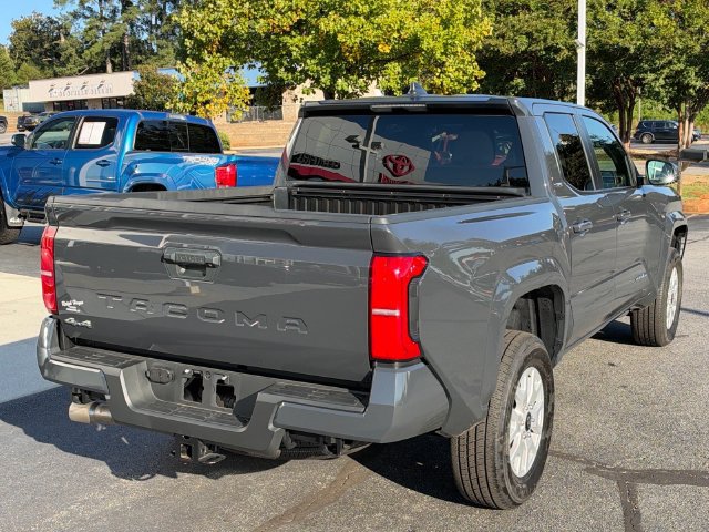 Used 2025 Toyota Tacoma SR5 AWD/4WD image 3