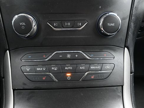 Used 2020 Ford Edge SEL w/ Convenience Package image 17