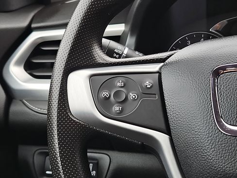 Used 2023 GMC Acadia SLE w/ Driver Convenience Package image 19