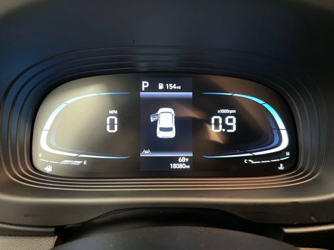 Used 2023 Hyundai Venue SEL FWD image 16